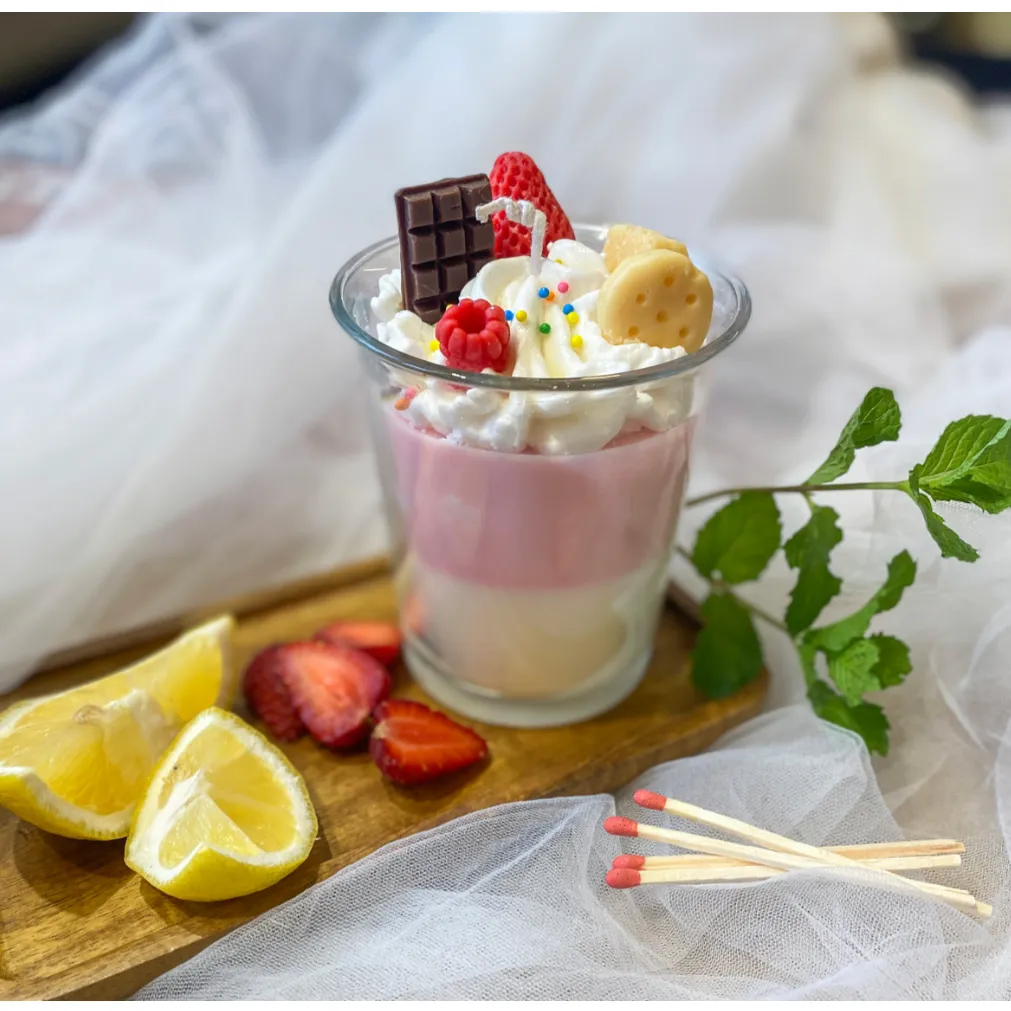 10 oz. Strawberry Dessert Candle