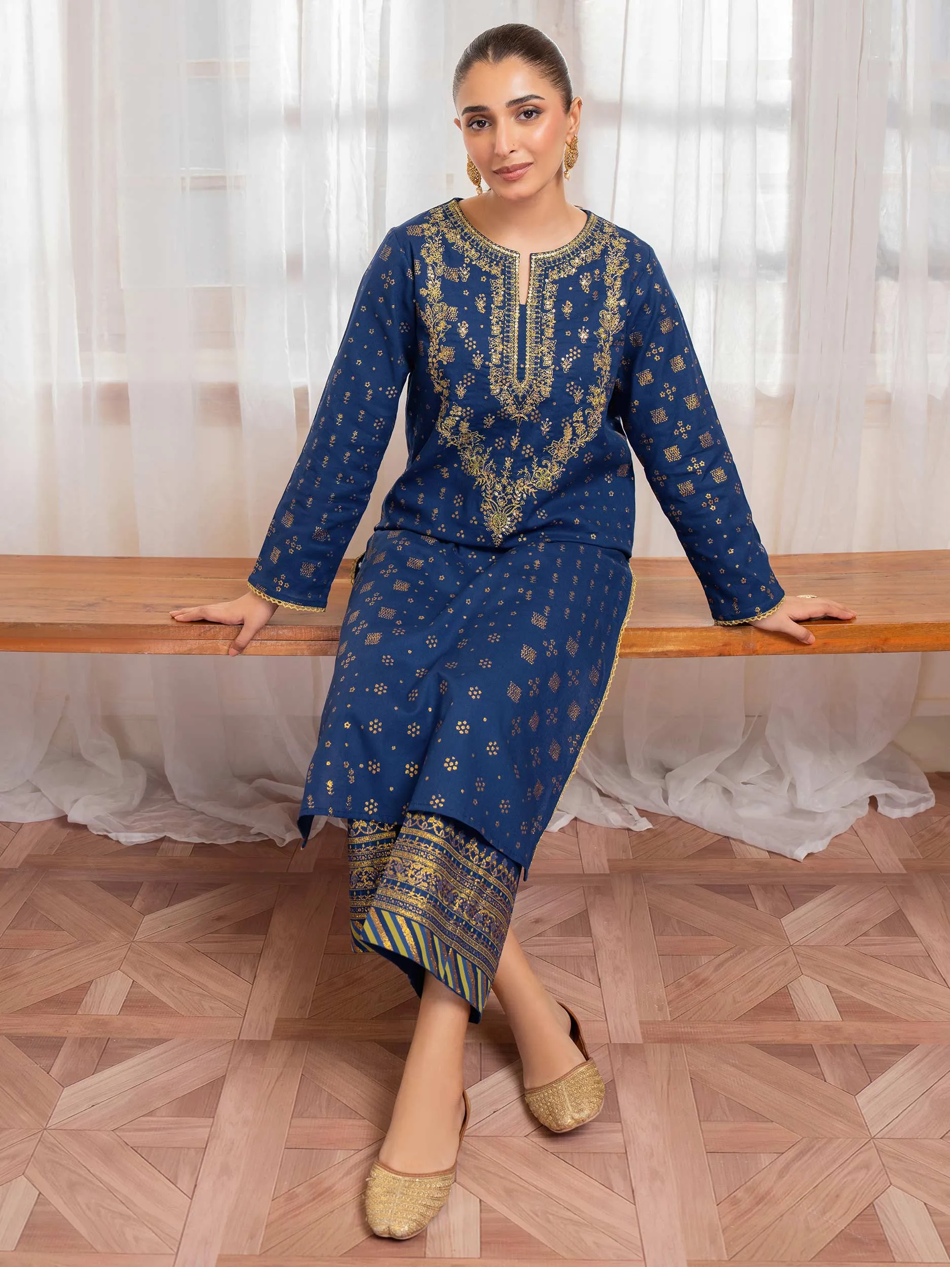 2 Piece Khaddar Suit-Embroidered (Unstitched)