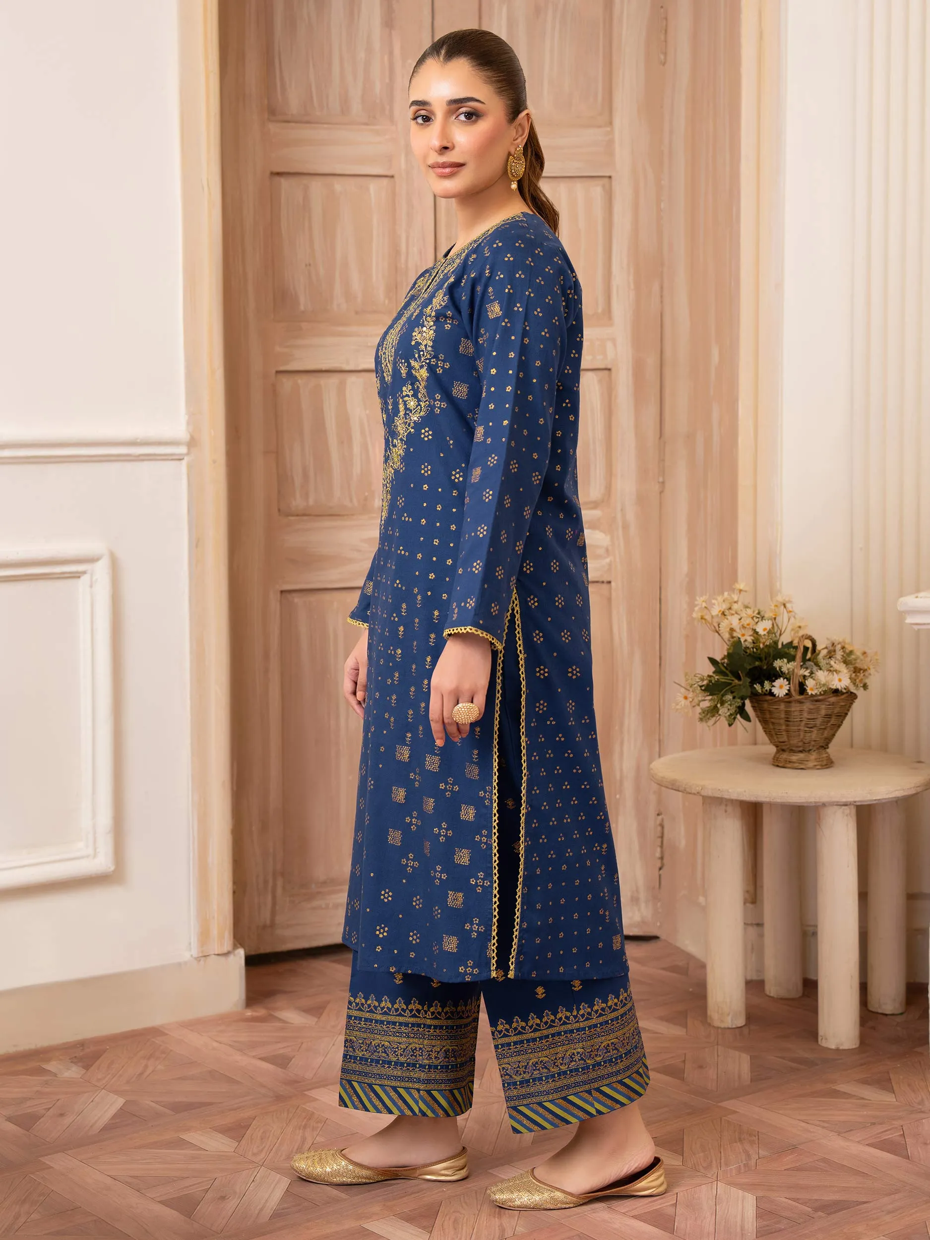 2 Piece Khaddar Suit-Embroidered (Unstitched)