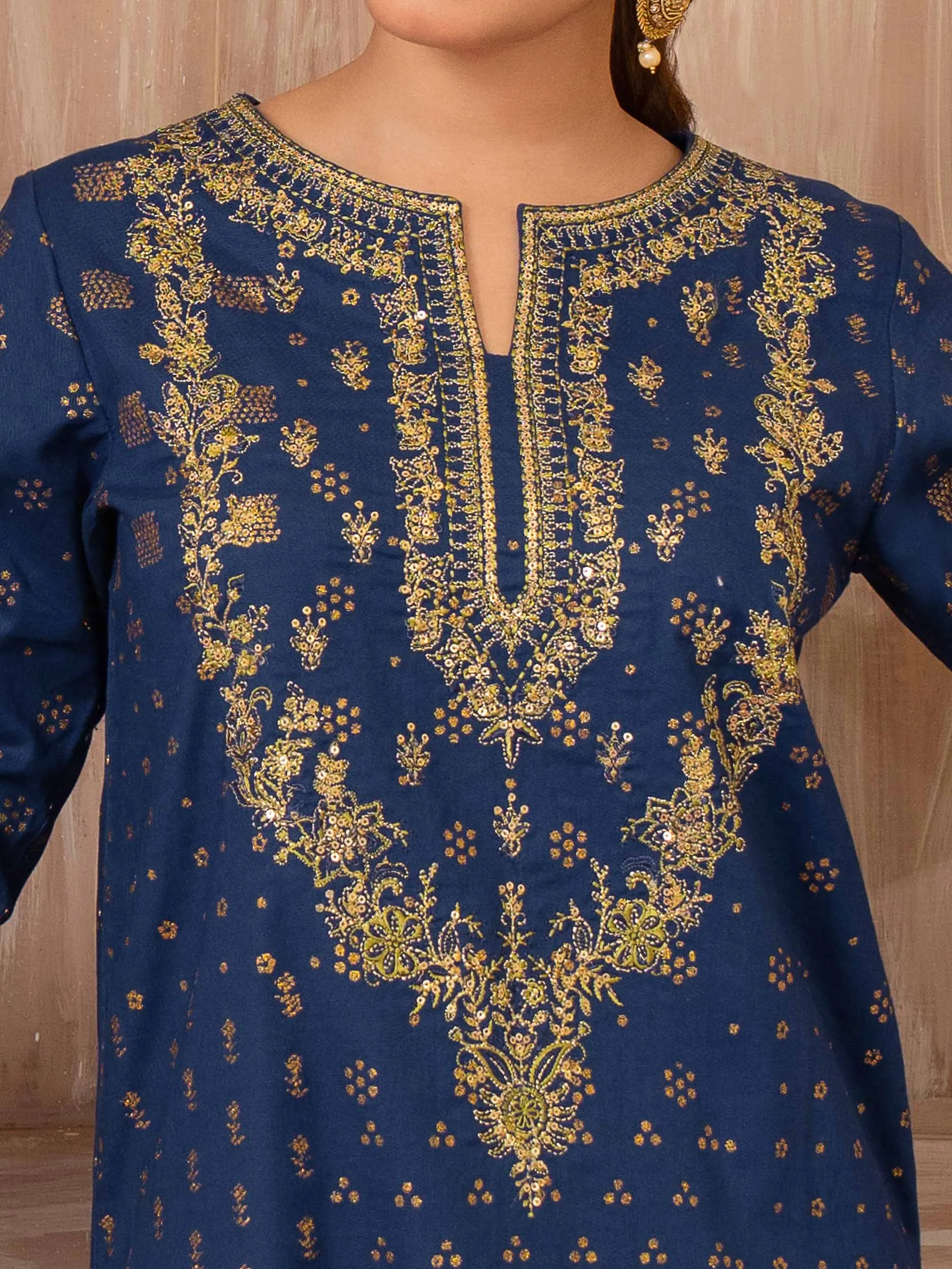 2 Piece Khaddar Suit-Embroidered (Unstitched)