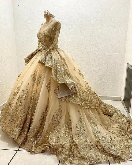 Luxury Quinceanera Dresses Gold Applique Corset Ball Gown Prom Sweet 16 Dress Wedding Dress SH1068