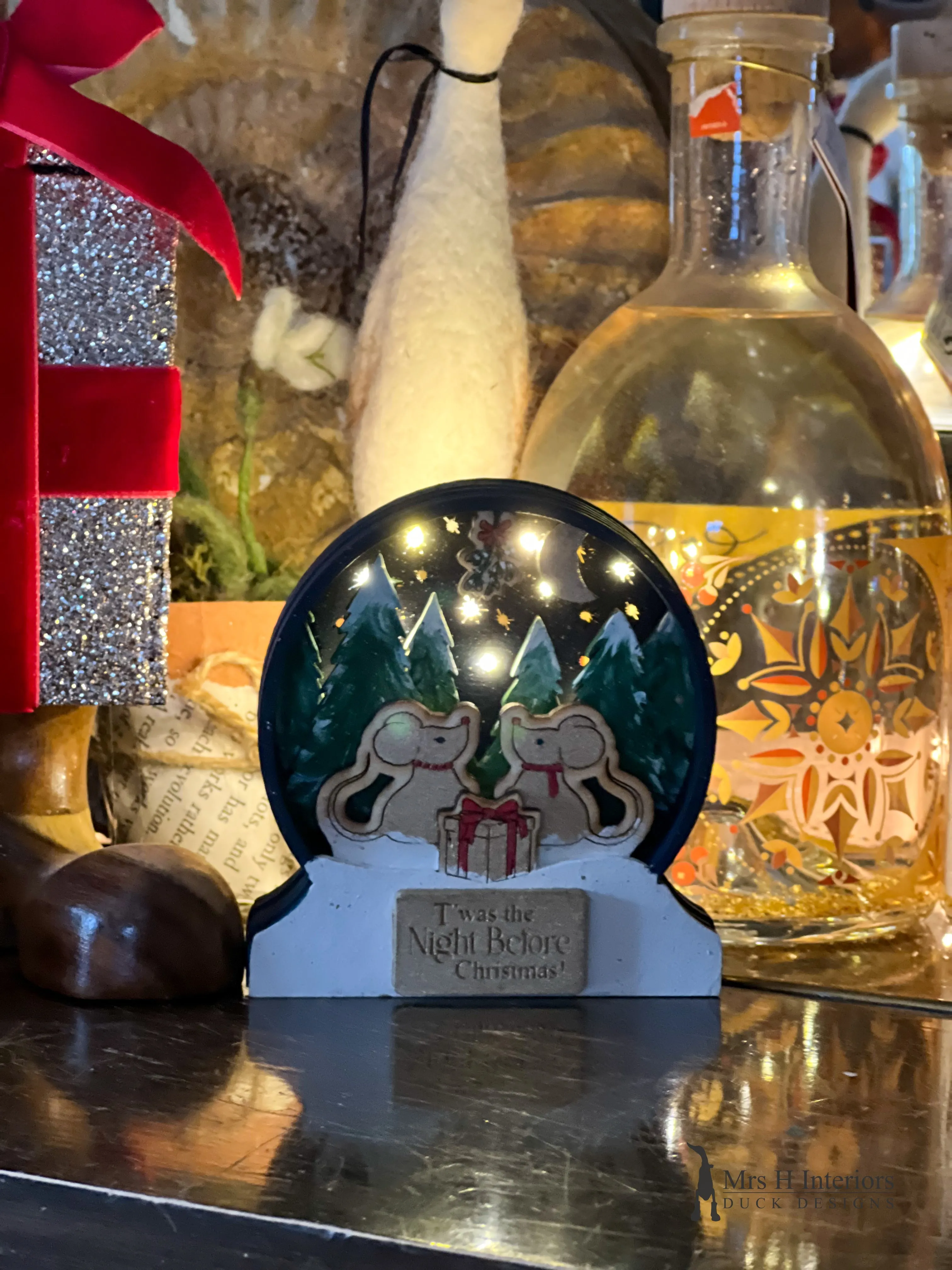 Twas the night before Christmas snow globe Duc~kit.