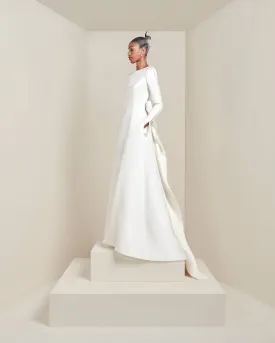 VRM434 – SCULPTED BOW TRAIN GOWN